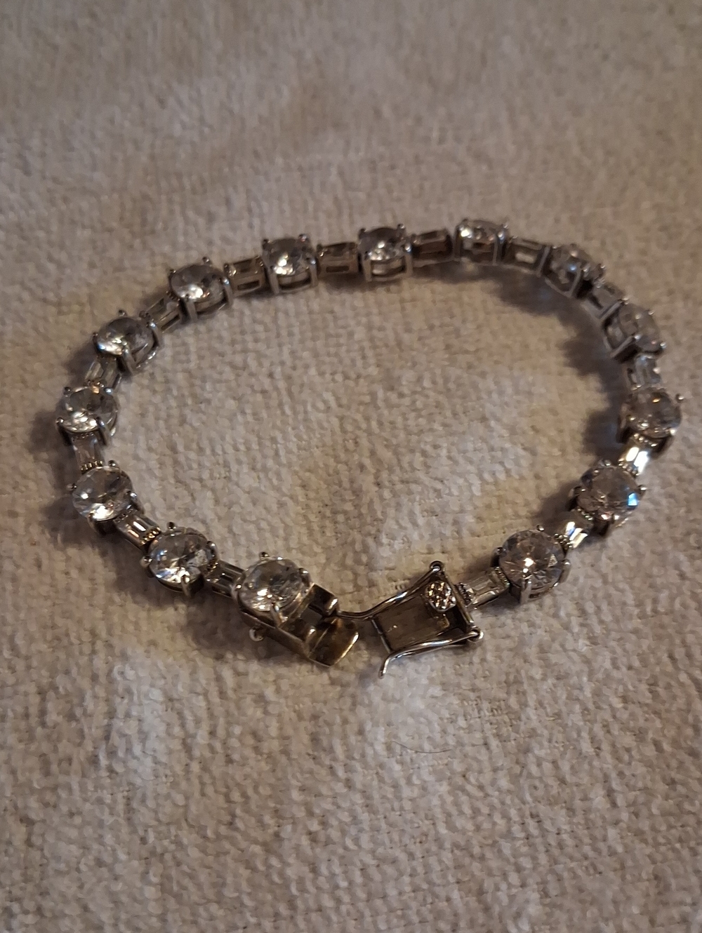 Elegant Clear Crystal Tennis Bracelet - Silver 925